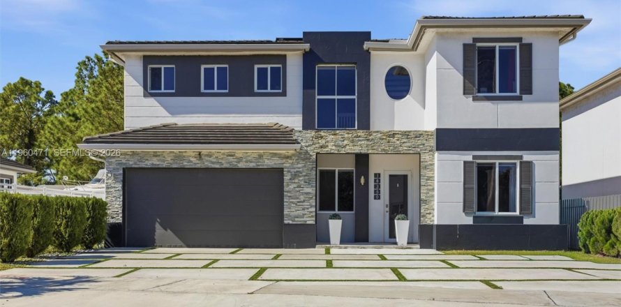 Villa ou maison à Miami, Floride 5 chambres, 255.11 m2 № 2027617