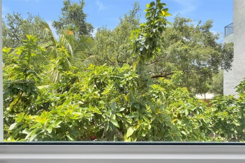 Condo in Miami, Florida № 2086469 - photo 13