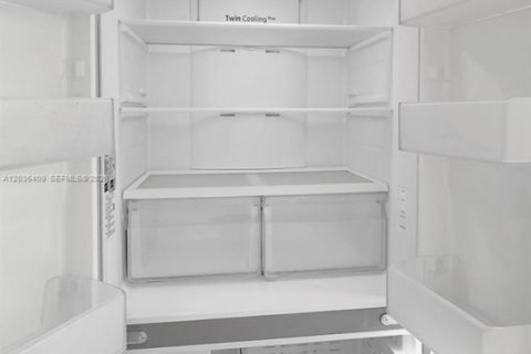 Condo in Miami, Florida № 2086469 - photo 8