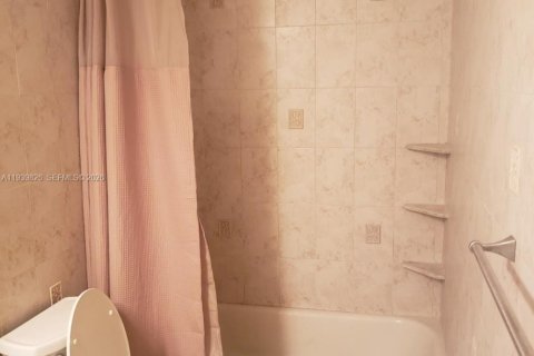 Снять в аренду кондоминиум в Хайалиа, Флорида 2 спальни, 96.15м2, № 2002494 - фото 9