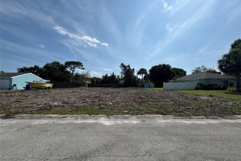House in Vero Beach, Florida 3 bedrooms, 148.64 sq.m. № 1061149 - photo 1