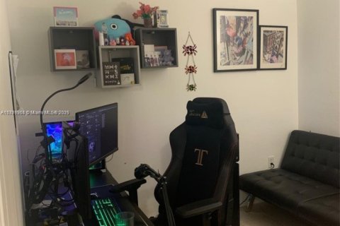 Condo in Miami, Florida, 3 bedrooms  № 1951890 - photo 10