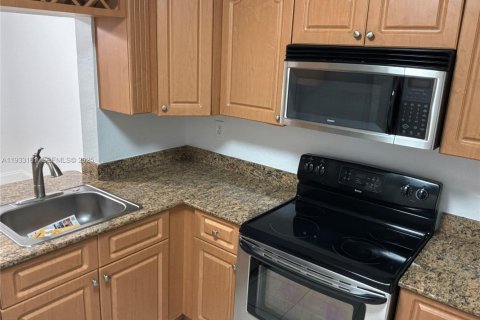 Condominio en alquiler en Greenacres, Florida, 3 dormitorios, 100.15 m2 № 1992172 - foto 3