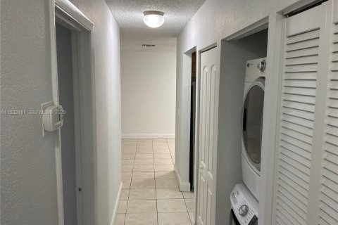 Condominio en alquiler en Greenacres, Florida, 3 dormitorios, 100.15 m2 № 1992172 - foto 5