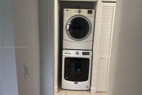 Condominio en alquiler en Greenacres, Florida, 3 dormitorios, 100.15 m2 № 1992172 - foto 10