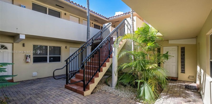Apartamento en Fort Lauderdale, Florida 2 dormitorios, 74.32 m2 № 1941036