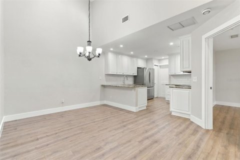 House in Daytona Beach, Florida 2 bedrooms, 135.08 sq.m. № 2419705 - photo 8