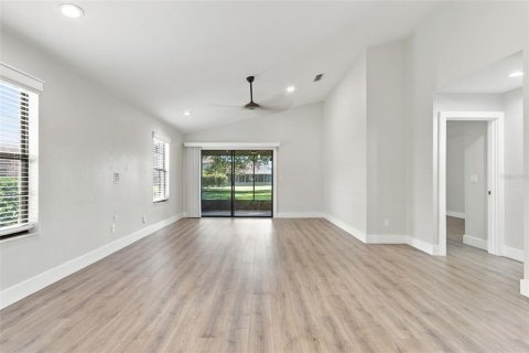 House in Daytona Beach, Florida 2 bedrooms, 135.08 sq.m. № 2419705 - photo 4