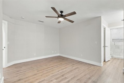 House in Daytona Beach, Florida 2 bedrooms, 135.08 sq.m. № 2419705 - photo 13