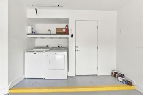 House in Daytona Beach, Florida 2 bedrooms, 135.08 sq.m. № 2419705 - photo 23