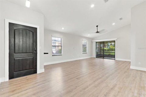 House in Daytona Beach, Florida 2 bedrooms, 135.08 sq.m. № 2419705 - photo 5