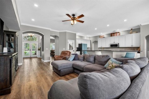 House in Tampa, Florida 4 bedrooms, 268.77 sq.m. № 2157451 - photo 15