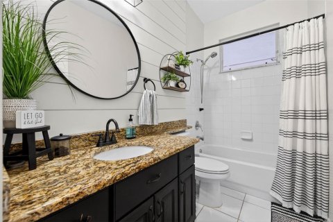 House in Tampa, Florida 4 bedrooms, 268.77 sq.m. № 2157451 - photo 25