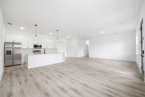 House in Ocala, Florida 4 bedrooms, 186.55 sq.m. № 2151894 - photo 9