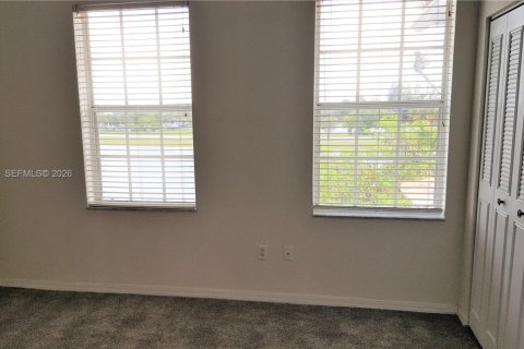 Townhouse in Sunrise, Florida 3 bedrooms, 112.6 sq.m. № 2007528 - photo 14