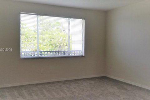 Townhouse in Sunrise, Florida 3 bedrooms, 112.6 sq.m. № 2007528 - photo 4