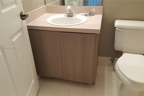 Townhouse in Sunrise, Florida 3 bedrooms, 112.6 sq.m. № 2007528 - photo 10