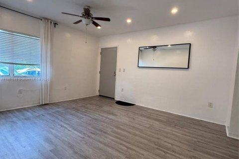 Appartement à louer à Miami Beach, Floride: 3 chambres, 105.91 m2 № 1892242 - photo 3