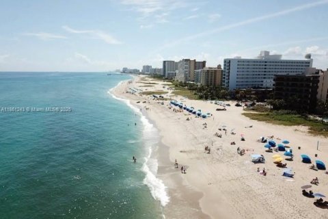 Appartement à louer à Miami Beach, Floride: 3 chambres, 105.91 m2 № 1892242 - photo 25