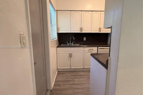 Appartement à louer à Miami Beach, Floride: 3 chambres, 105.91 m2 № 1892242 - photo 7