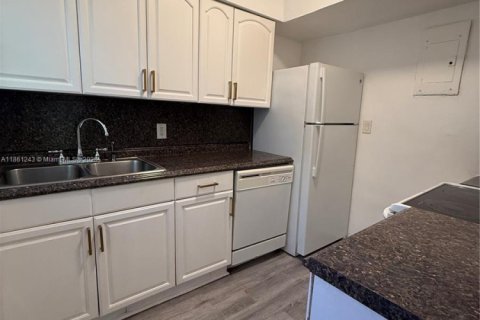 Appartement à louer à Miami Beach, Floride: 3 chambres, 105.91 m2 № 1892242 - photo 8