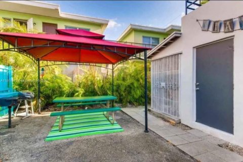 Appartement à louer à Miami Beach, Floride: 3 chambres, 105.91 m2 № 1892242 - photo 2