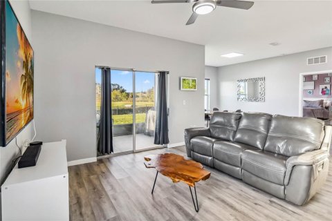 Casa en venta en Groveland, Florida, 4 dormitorios, 169.55 m2 № 1767387 - foto 9