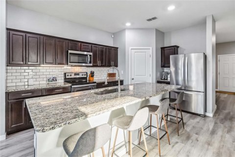 Casa en venta en Groveland, Florida, 4 dormitorios, 169.55 m2 № 1767387 - foto 12