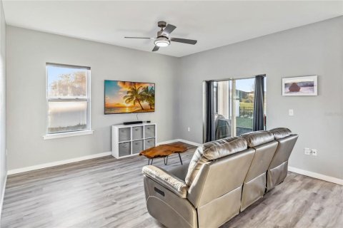 Casa en venta en Groveland, Florida, 4 dormitorios, 169.55 m2 № 1767387 - foto 8