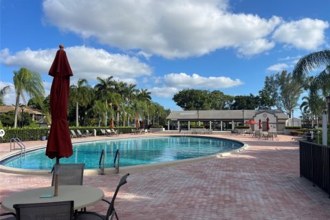 Copropriété à louer à Tamarac, Floride: 2 chambres, 76.83 m2 № 1129253 - photo 1