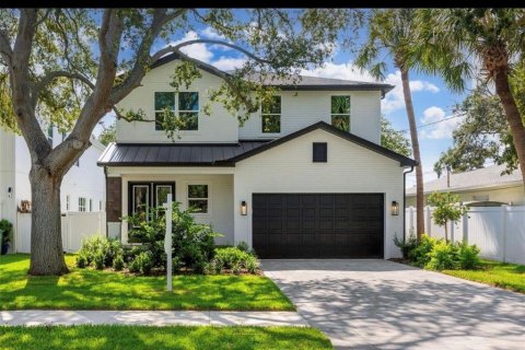 Villa ou maison à Tampa, Floride 4 chambres, 293.76 m2 № 2109837