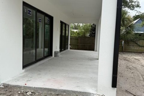 House in Tampa, Florida 4 bedrooms, 293.76 sq.m. № 2109837 - photo 25