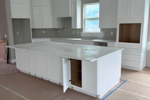 House in Tampa, Florida 4 bedrooms, 293.76 sq.m. № 2109837 - photo 14