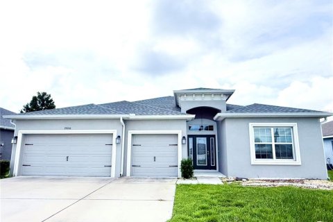 House in Zephyrhills, Florida 4 bedrooms, 231.05 sq.m. № 2360392