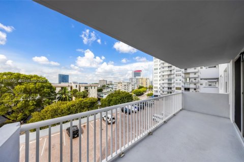 Снять в аренду кондоминиум в Халландейл-Бич, Флорида 1 спальня, 85.47м2, № 2005726 - фото 16