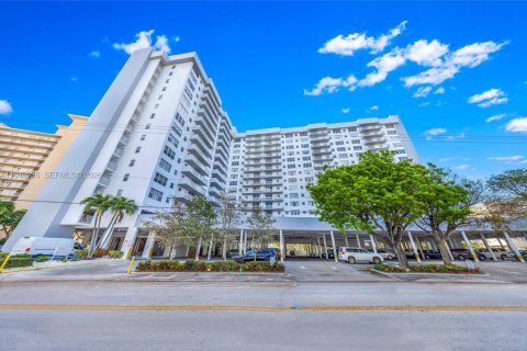 Снять в аренду кондоминиум в Халландейл-Бич, Флорида 1 спальня, 85.47м2, № 2005726 - фото 21