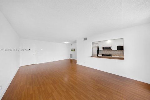 Снять в аренду кондоминиум в Халландейл-Бич, Флорида 1 спальня, 85.47м2, № 2005726 - фото 5