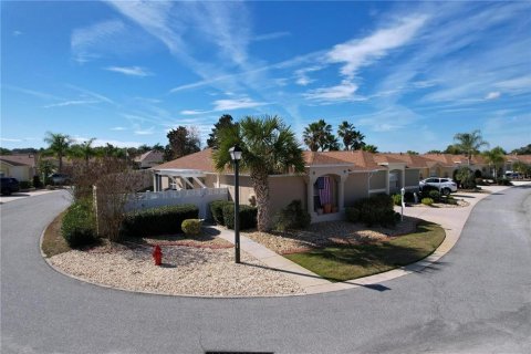Villa ou maison à The Villages, Floride 2 chambres, 111.11 m2 № 2408547