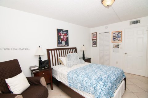Condo in Sunrise, Florida, 1 bedroom  № 1930973 - photo 7