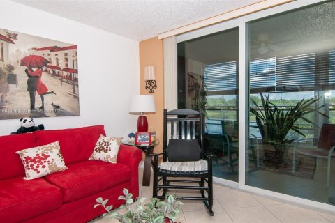 Condo in Sunrise, Florida, 1 bedroom  № 1930973 - photo 11