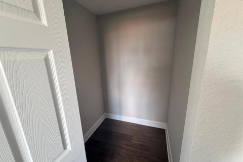 Copropriété à louer à Orlando, Floride: 2 chambres, 86.4 m2 № 2386619 - photo 13
