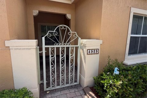 Adosado en alquiler en Dania Beach, Florida, 3 dormitorios, 128.39 m2 № 2075917 - foto 4