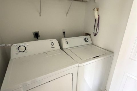 Adosado en alquiler en Dania Beach, Florida, 3 dormitorios, 128.39 m2 № 2075917 - foto 18