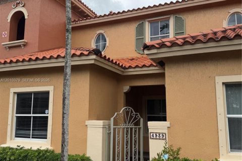 Adosado en alquiler en Dania Beach, Florida, 3 dormitorios, 128.39 m2 № 2075917 - foto 2