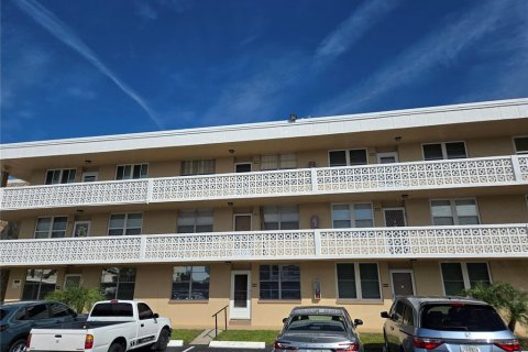Condominio en venta en Saint Petersburg, Florida, 2 dormitorios, 96.15 m2 № 1572414 - foto 1