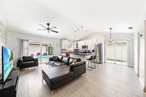 Купить виллу или дом в Майами, Флорида 4 спальни, 167.13м2, № 2061346 - фото 7