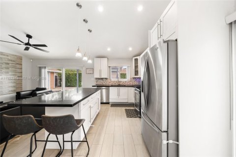 Купить виллу или дом в Майами, Флорида 4 спальни, 167.13м2, № 2061346 - фото 9