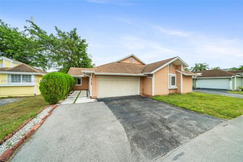 Купить виллу или дом в Майами, Флорида 4 спальни, 167.13м2, № 2061346 - фото 3