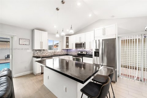 Купить виллу или дом в Майами, Флорида 4 спальни, 167.13м2, № 2061346 - фото 11