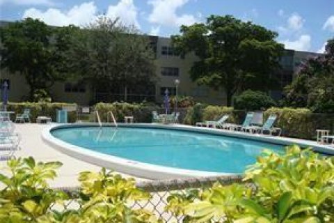 Copropriété à vendre à Plantation, Floride: 2 chambres, 115.38 m2 № 2178365 - photo 13